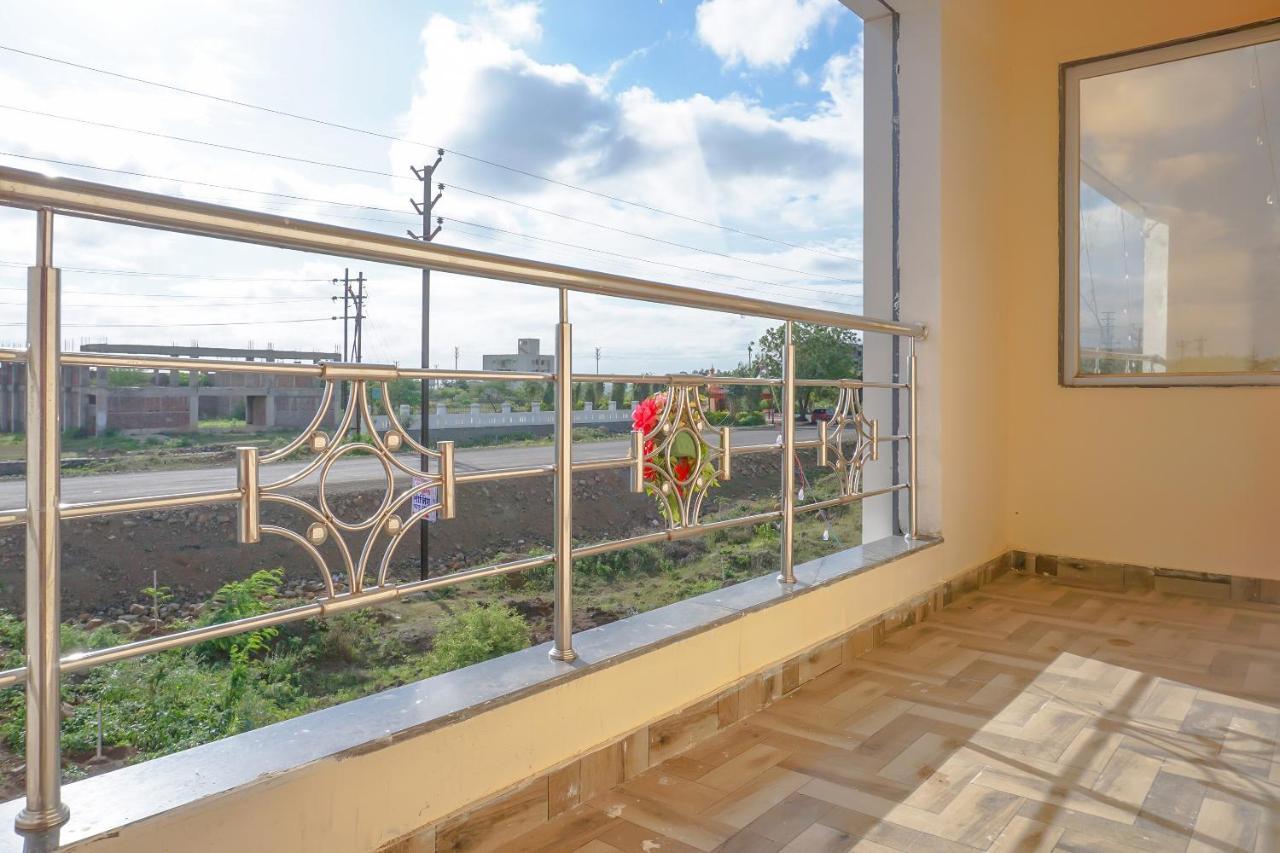Oyo 81616 Omkar Executive Vagholi Zewnętrze zdjęcie